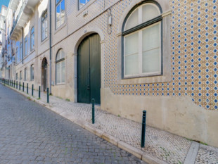 Commercial space in Sé, Lisbon ideal for a Loft, Property for sale in BL1192