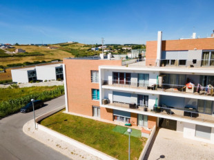 3 bedroom apartment near the beaches - Lourinhã, Property for sale in BL1110