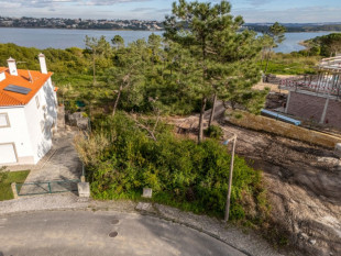 Plot 1st line Óbidos Lagoon for detached house, Property for sale in BL1208