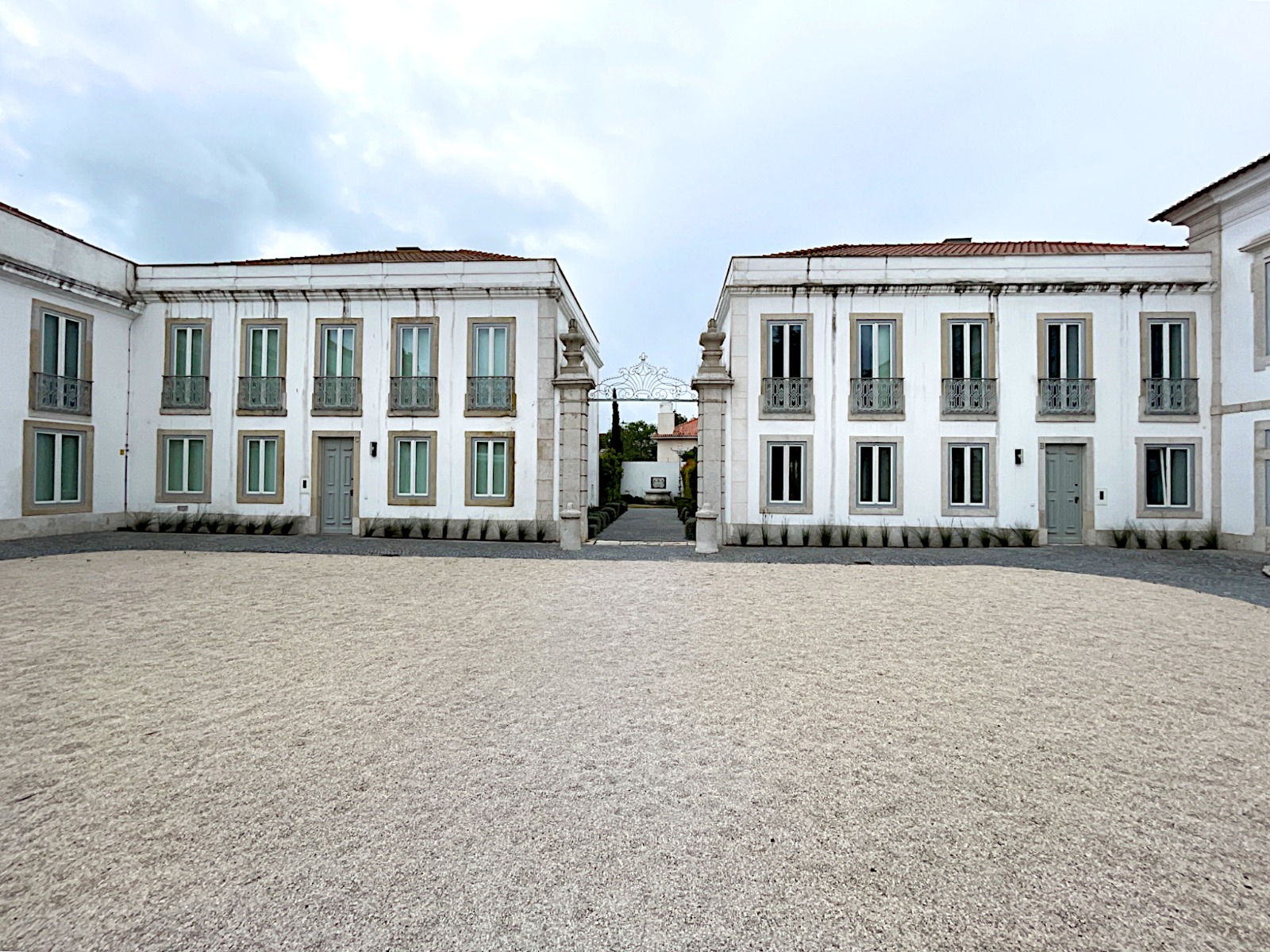 Luxury 4 bedroom apartment, Property for sale in PW3934
