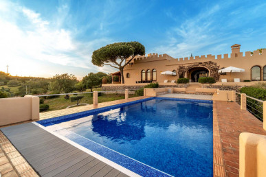 Exceptional Castle With Stunning Sea Views In Goldra, Property for sale in PP3898