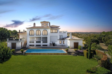 Fabulous villa in Monte Rei Golf & Country Club Overlooking Multiple Holes, Property for sale in PP6317