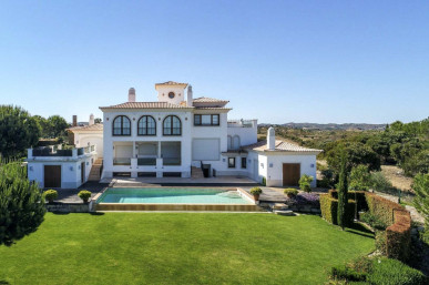 Fabulous villa in Monte Rei Golf & Country Club Overlooking Multiple Holes, Property for sale in PP6317