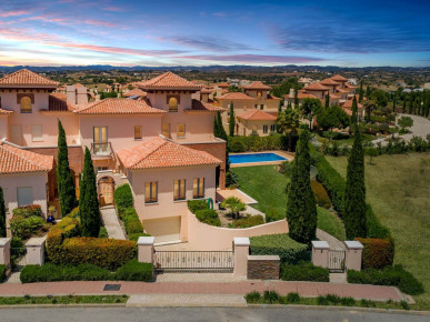 Mediterranean Townhouse With Its Own Private Pool, Property for sale in PP6409