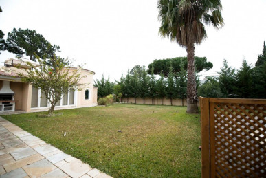 Superb 3 Bedroom Villa On One Level, Central Vilamoura, Property for sale in PP6485