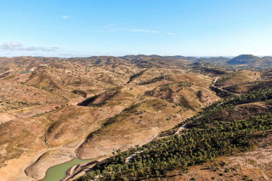 Huge plot with stunning views - Possible hotel build, Property for sale in PP4310