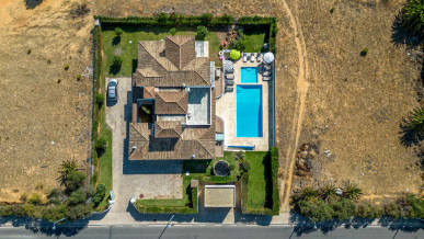Magnificent 6 Bed Villa next to Salgados Golf course, Property for sale in PP7072