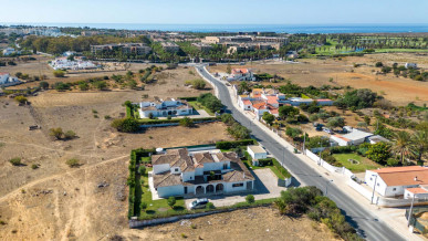 Magnificent 6 Bed Villa next to Salgados Golf course, Property for sale in PP7072