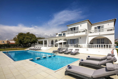 Magnificent 6 Bed Villa next to Salgados Golf course, Property for sale in PP7083