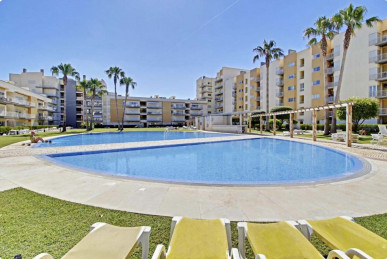 Spacious T3 Second Floor In A Luxury Condominium, Property for sale in PP172921