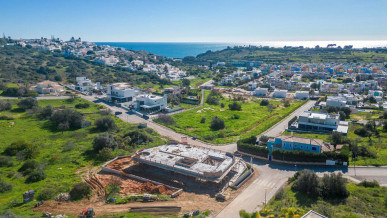 Spectacular 4+1 Bedroom Villa With Lift Under Construction, Sea Views, By Albufeira Marina, Property for sale in PP172963