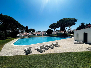 Traditional Single Storey 3-Bedroom Townhouse In Vilamoura, Property for sale in PP173066