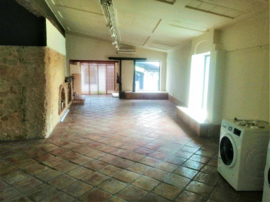 Spacious Commercial Property - Fantastic Location In Almancil, Property for sale in PP173350