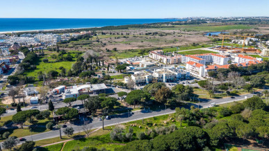 Prime Commercial Plot, Heart Of Vilamoura: A Magnificent Investment Opportunity With Approved Projec, Property for sale in PP173365
