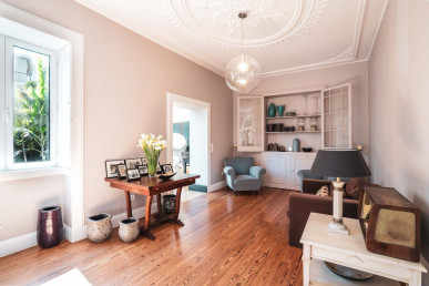 Villa classica V3 + V1 with pool in prime area of Funchal City Center, Madeira Island, Property for sale in PP173489