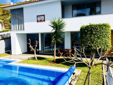 Luxury V3 Villa in Calheta, Property for sale in PP173874