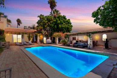Splendid Seven-Bedroom Villa Near Mexilhoeira Grande, Property for sale in PP173890