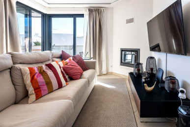Modern 3+2 Bedroom Semi-Detached Villa With Garage And Pool, Property for sale in PP174277