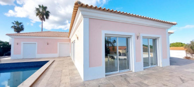 Spacious Villa Close To Palmares Golf Course With Sea Views, Property for sale in PP174498