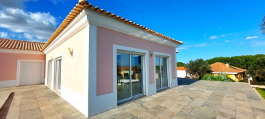 Spacious Villa Close To Palmares Golf Course With Sea Views, Property for sale in PP174498