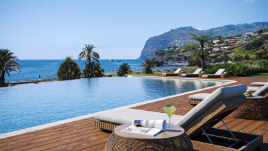 3 Bedroom Apartment With Private Pool And Sea View, in Funchal, Property for sale in PP174582