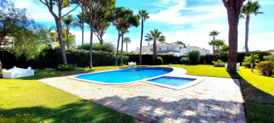 Spacious Three Bedrooms Townhouse Close To Golf, Property for sale in PP174591