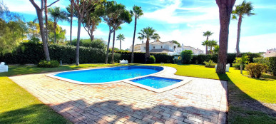 Spacious Three Bedrooms Townhouse Close To Golf, Property for sale in PP174591