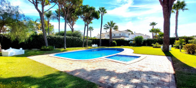 Spacious Three Bedrooms Townhouse Close To Golf, Property for sale in PP174591