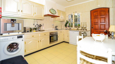 Beautiful 4 Bedroom Townhouse In Vilamoura, Property for sale in PP175026