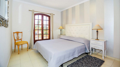 Beautiful 4 Bedroom Townhouse In Vilamoura, Property for sale in PP175026
