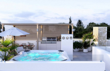 Stunning Top Floor Apartment With Roof Terrace And Jacuzzi, Property for sale in PP175130