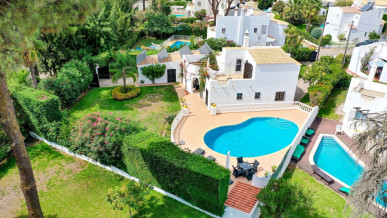 Amazing 4-Bedroom Villa In Vilamoura With Private Pool, Property for sale in Vilamoura, Albufeira, PP175176