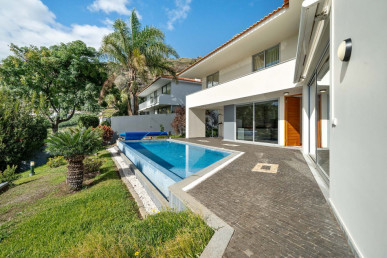 Villa With 4+1 Bedroom, Arco Da Calheta, Property for sale in PP175240