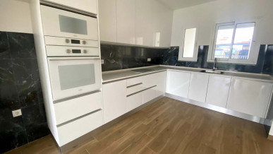 Stunning 3 Floor Villa Located In Altura, Property for sale in PP175362