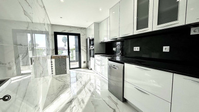 Modern 2-Bedroom Apartment in Gambelas, Faro, Property for sale in PP175369
