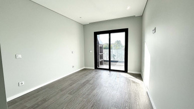Modern 2-Bedroom Apartment in Gambelas, Faro, Property for sale in PP175369