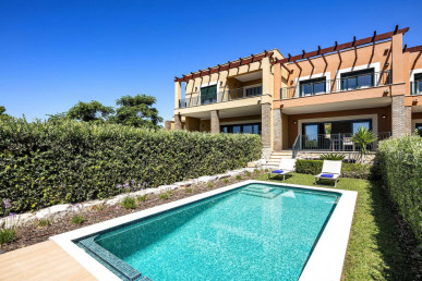 Superb 2 Bedroom Townhouses In Delightful Resort, Carvoeiro, Property for sale in PP175377