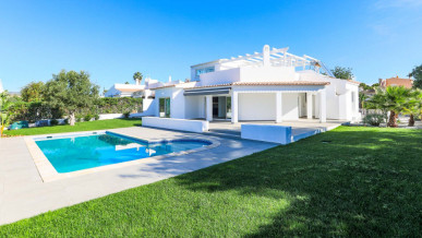 Elegant Single-Storey Villa In Vilamoura, Property for sale in PP175424
