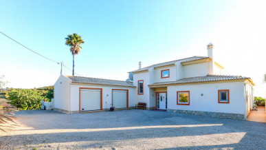 4 Bedroom Villa With Pool And Stunning Views In The Countryside, Property for sale in PP175429