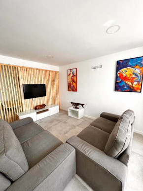 Modern 2-Bedroom Apartment – Fully Renovated in 2023 in Vila Real Santo Antonio, Property for sale in PP175540
