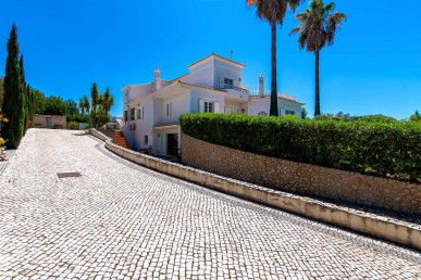 Beautiful, Immaculate Villa On A Large Plot With Open Views, Property for sale in PP175665