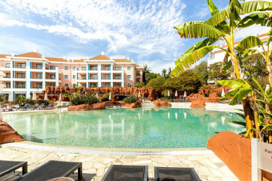 Modern 2-Bedroom Apartment At Hilton Cascatas, Vilamoura, Property for sale in PP175929