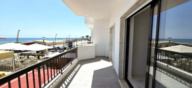 Elegant Oceanfront 3-Bedroom Apartment In Prime Quarteira Location, Property for sale in PP175931