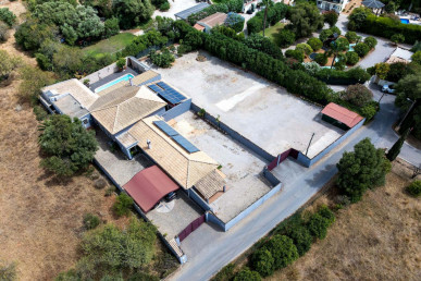 Luxury 6-Bedroom Villa With Guest House, Property for sale in PP175937