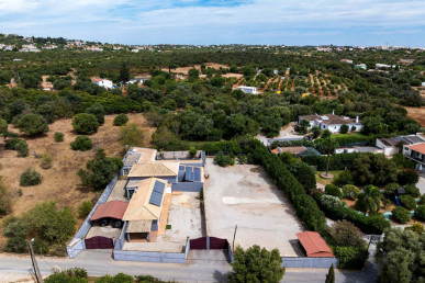 Luxury 6-Bedroom Villa With Guest House, Property for sale in PP175937