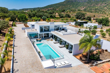 A Rare Algarve Estate Where Land, Vision, And Legality Align Across 53,000m² Of Pure Possibility, Property for sale in PP175978