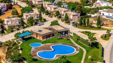 Fantastic 2 + 1 Bedroom Semi-Detached Villas  In Carvoeiro, Property for sale in PP176048