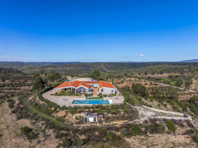 An Expansive Algarve Estate With Rare Natural Beauty And Limitless Potential, Property for sale in PP176062