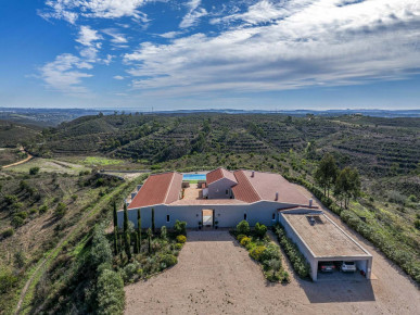 An Expansive Algarve Estate With Rare Natural Beauty And Limitless Potential, Property for sale in PP176062
