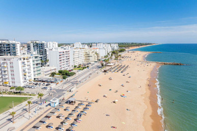 Seafront T1 Apartment On Quarteira’s Iconic Promenade, Property for sale in Quarteira, Loulé, PP176050